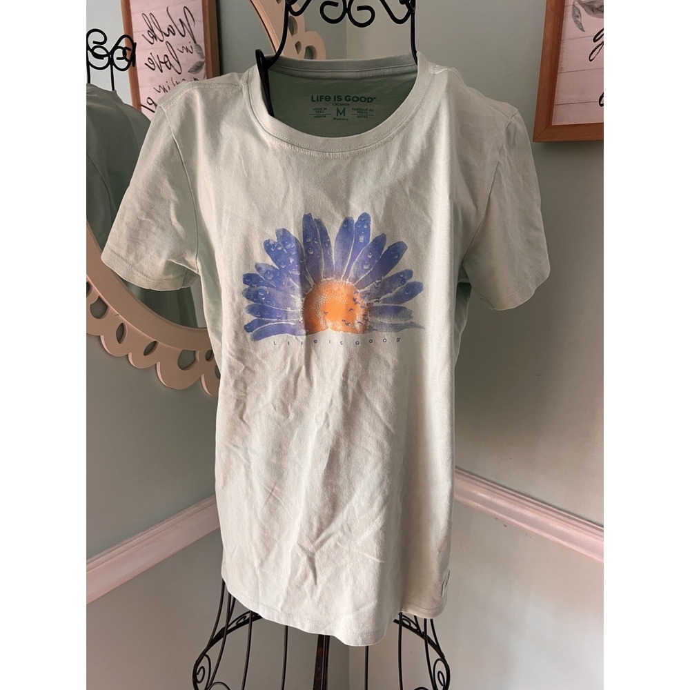 LIFE IS GOOD Women's M Crew Crusher Tee Short Sleeve Cotton T-Shirt Daisy Green